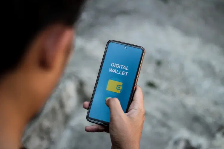 How to Invest with a Digital Asset Wallet Account?